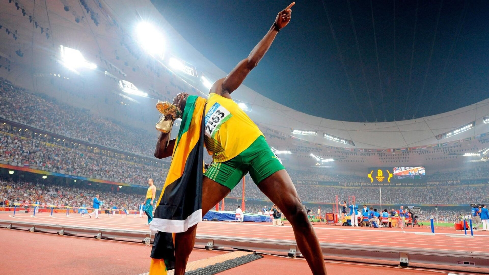 哈兰德重返赛场，大比分获胜首场状态出色，曼联观众沸腾！赢得满堂喝彩